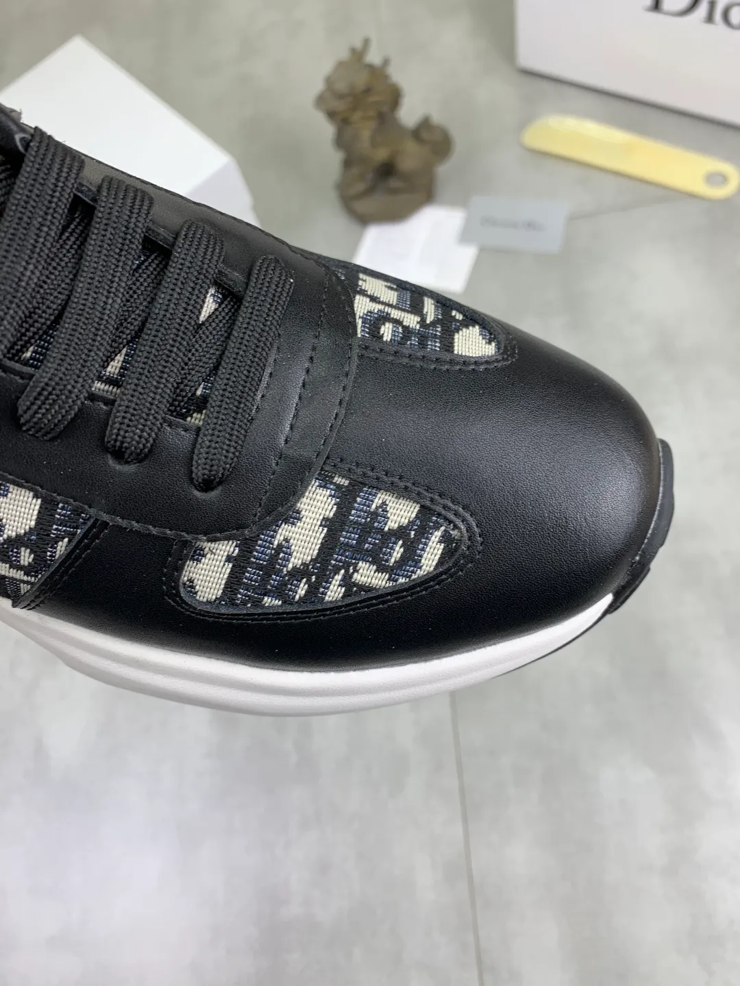Men's Men's Shoes💰P440💰[New Style]🆘[Dior] Dior original lace-up low-top men's shoes Classic casual shoes 🔥This model is the official classic model with high quality and made by famous original designers. It is made of high-quality cowhide with original materials➕Comfortable and breathable mesh lining➕Pigskin insole. The perfect last shape and generous and fashionable design have attracted many consumers. Suitable for drivers to drive🚗What you want is the highest quality in the market. Color: 2️⃣Code number: 38--44